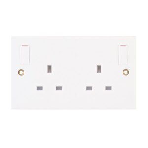 13 Amp Socket Outlet 2 Gang Switched DP with Outboard Rockers & 2 Earth Terminals
