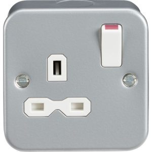 MR7000 Metal Clad 13A 1G DP Switched Socket
