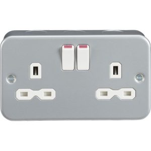 MR9000 Metal Clad 13A 2G DP Switched Socket