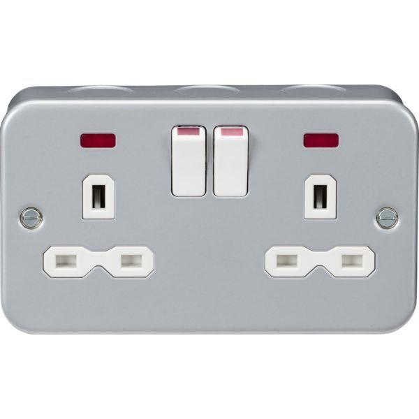 MR9000N Metal Clad 13A 2G DP Switched Socket With Neon