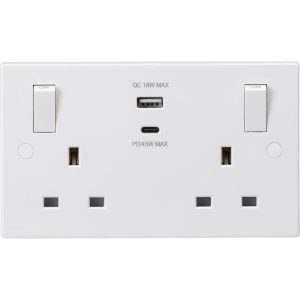 SN9003 13A 2G SP Switched Socket with Dual USB A+C 20V DC 2.25A (Max. 45W) with