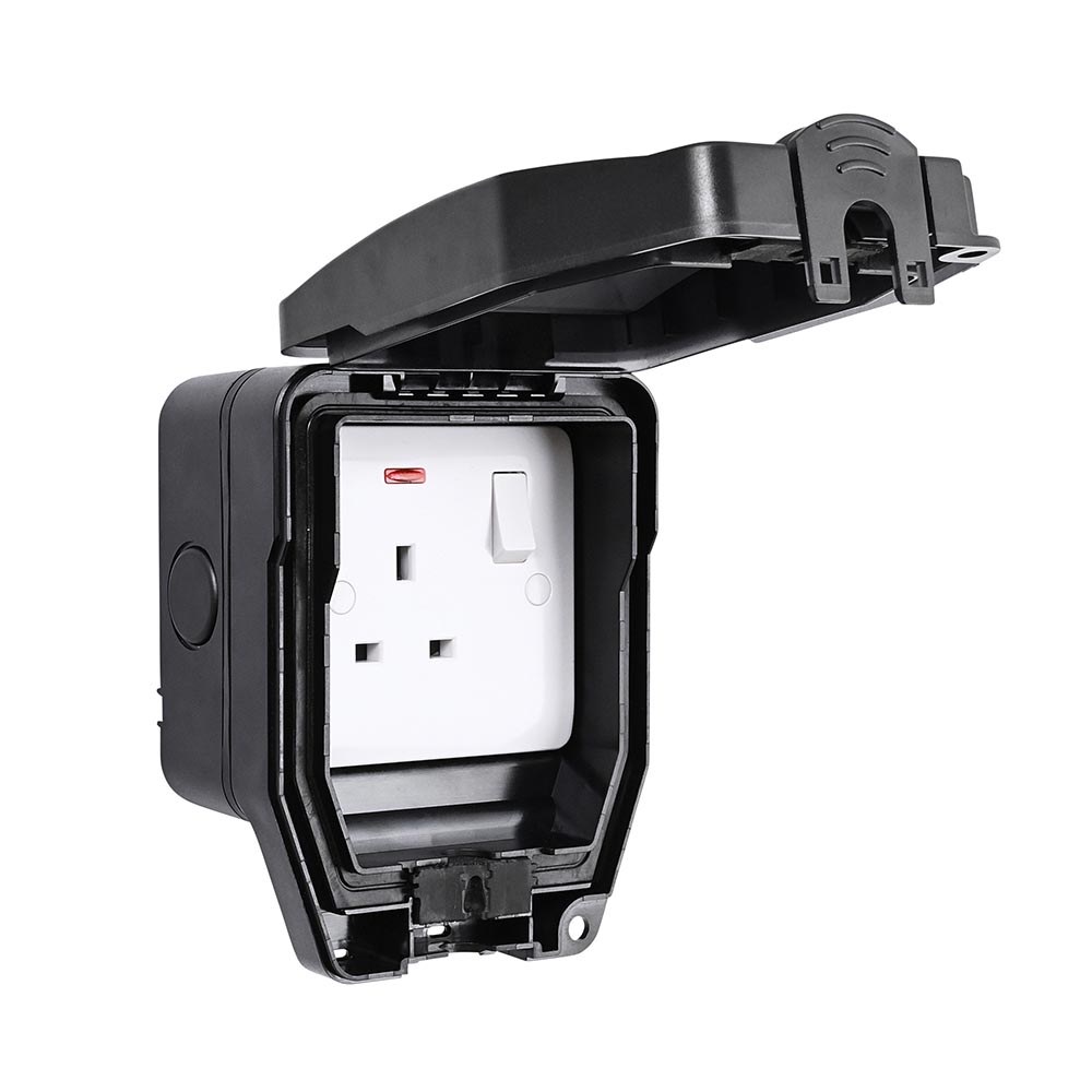 Weatherproof 13A 1G DP Switched Socket -Black