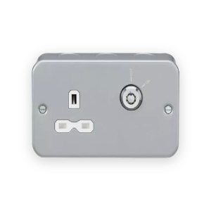Knightsbridge 13A DP Lockable Socket With Neon