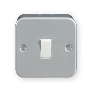 Knightsbridge M2000 Metal Clad 10AX 1G 2-way Switch - Powder-coated Silver/Grey