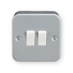 Knightsbridge M3000 Metal Clad 10AX 2G 2-way Switch - Powder-coated Silver/Grey