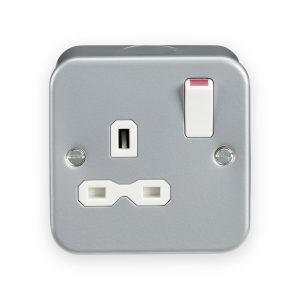 Knightsbridge Metal Clad 13A 1G DP Switched Socket - MR7000